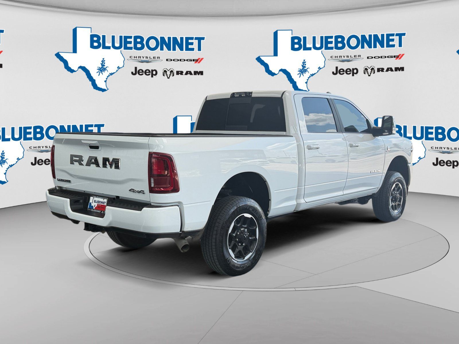 Used 2025 RAM 2500 Laramie AWD/4WD image 5