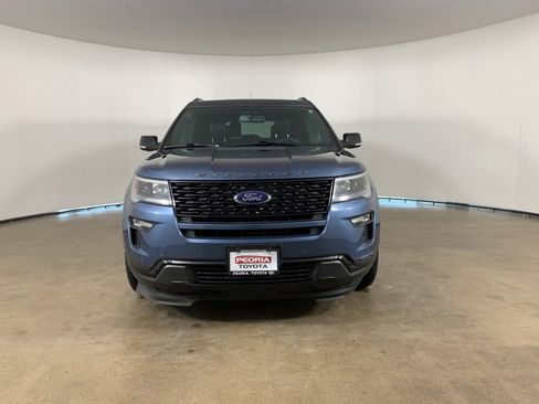 Used 2018 Ford Explorer Sport image 3