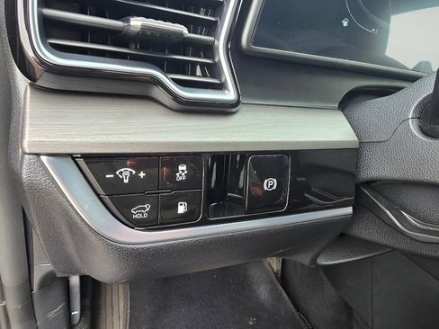 Used 2023 Kia Sportage X-Line AWD/4WD image 12