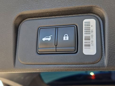 Used 2024 Nissan Rogue SV FWD image 13