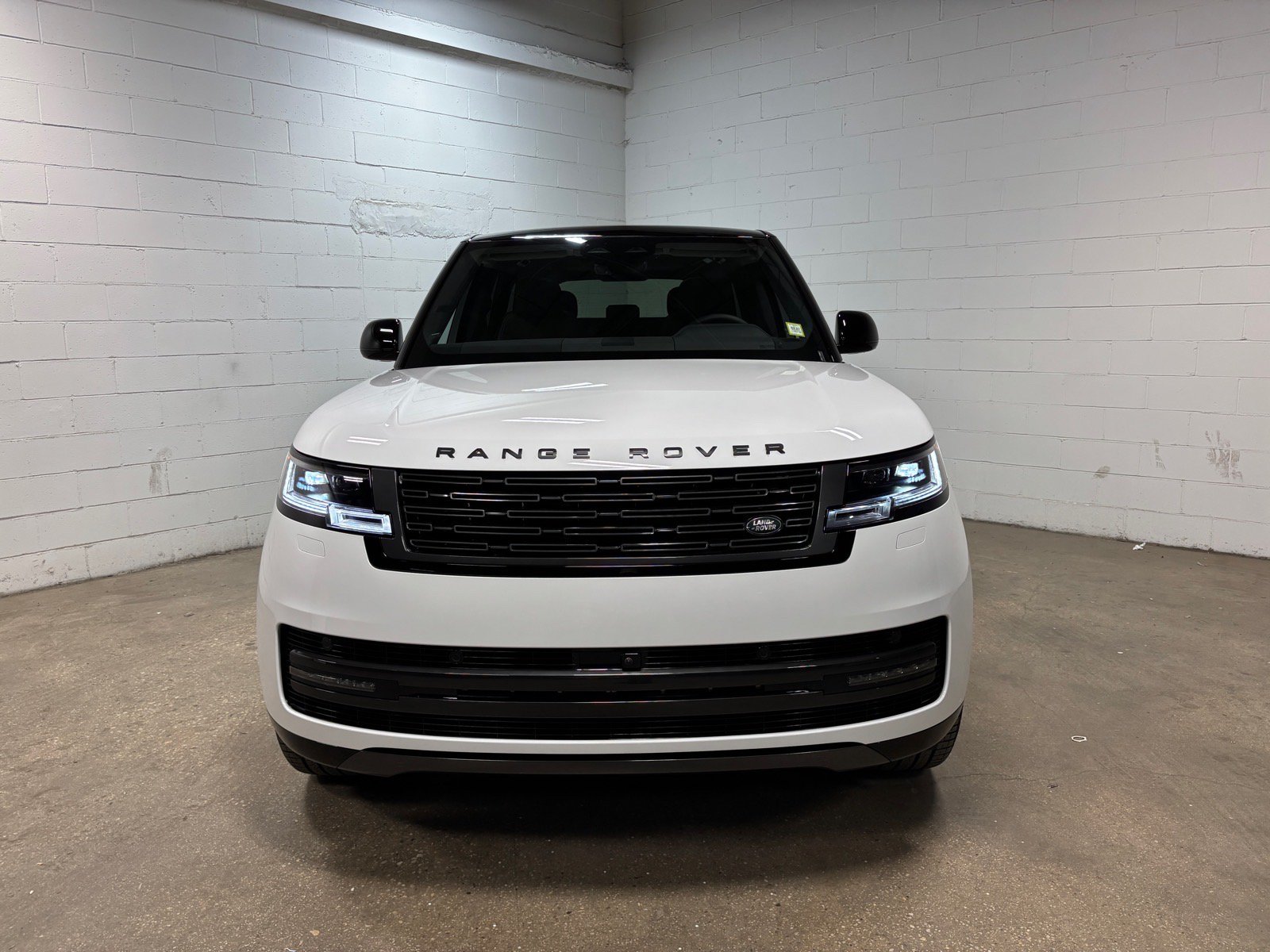New 2026 Land Rover Range Rover SE AWD/4WD image 3