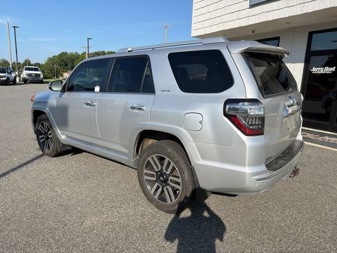 Used 2019 Toyota 4Runner Limited AWD/4WD image 6