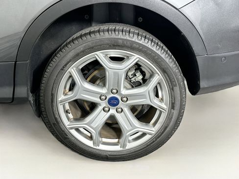 Used 2019 Ford Escape Titanium image 11