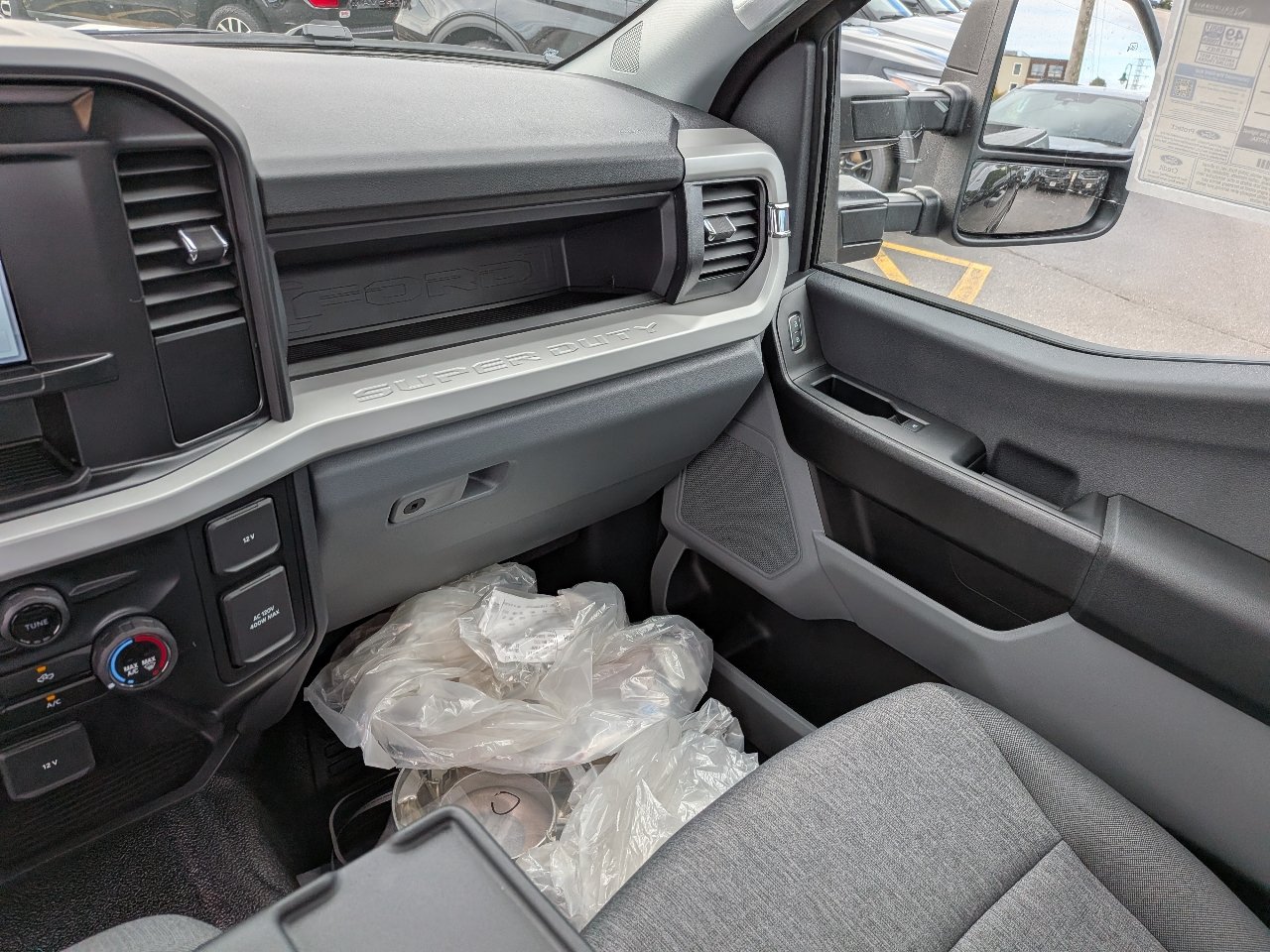 New 2027 Ford F250 XL w/ XL Chrome Package AWD/4WD image 16