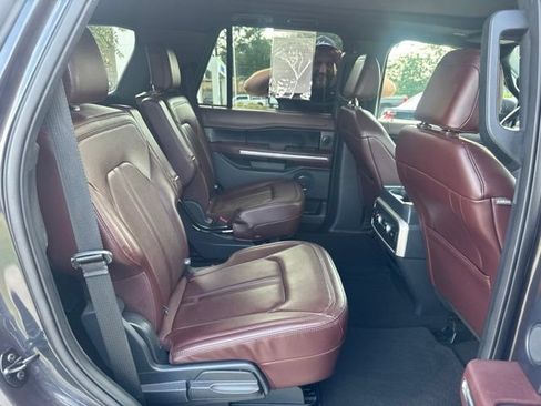 Used 2024 Ford Expedition Limited RWD image 16