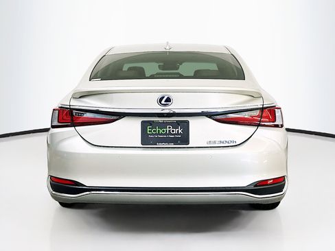 Used 2020 Lexus ES 300h w/ Accessory Package 2 FWD image 7