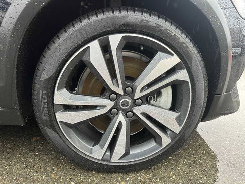 Certified 2025 Volvo V60 B5 Cross Country Plus image 9