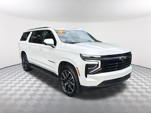 Used 2025 Chevrolet Suburban RST w/ Comfort Package AWD/4WD image 3