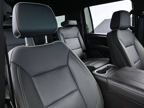 Used 2026 Chevrolet Suburban Premier AWD/4WD image 49