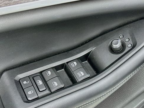 Used 2023 Jeep Grand Cherokee Limited RWD image 18