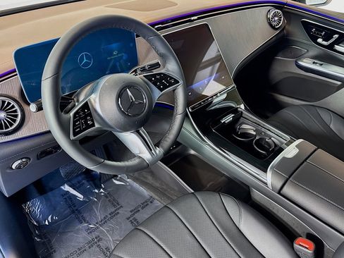 New 2026 Mercedes-Benz EQE 320 4MATIC SUV image 9