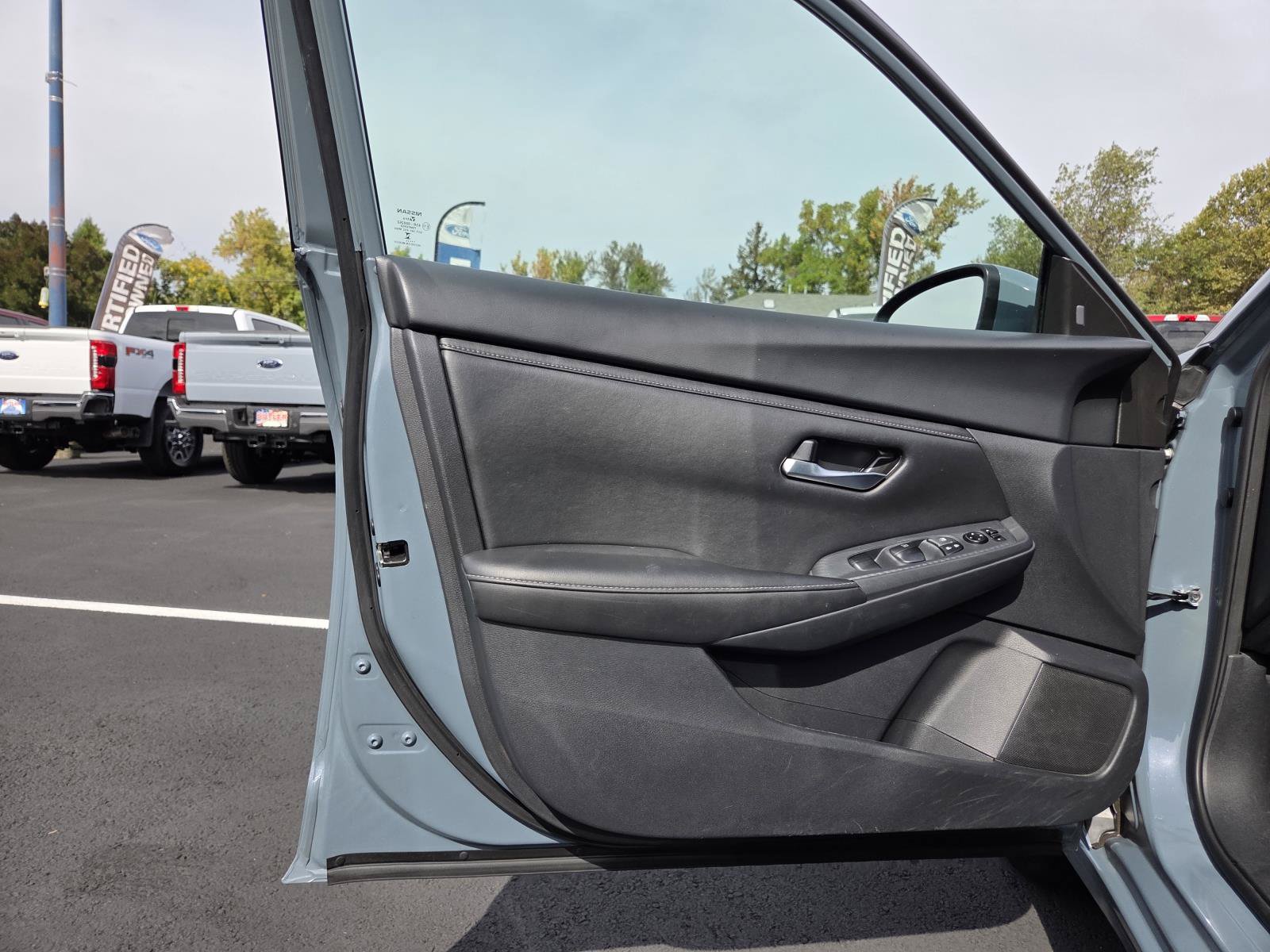 Used 2024 Nissan Sentra SV FWD image 12
