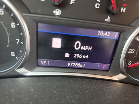 Used 2019 Chevrolet Equinox LT w/ Sun & Navigation Package AWD/4WD image 12