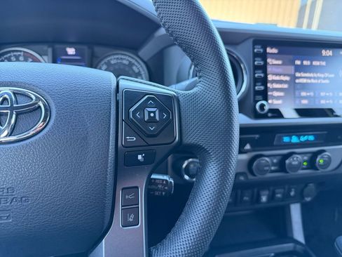 Used 2021 Toyota Tacoma TRD Off-Road w/ Technology Package AWD/4WD image 16