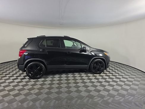 Used 2018 Chevrolet Trax Premier w/ Midnight Edition FWD image 6