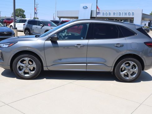 Used 2024 Ford Escape ST-Line w/ Tech Pack #1 AWD/4WD image 9