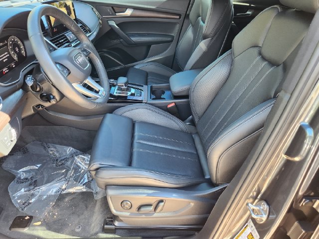 Used 2024 Audi Q5 e Premium Plus w/ Premium Plus Package AWD/4WD image 11