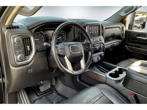 Used 2022 GMC Sierra 3500 Denali w/ Denali Black Diamond Edition image 18