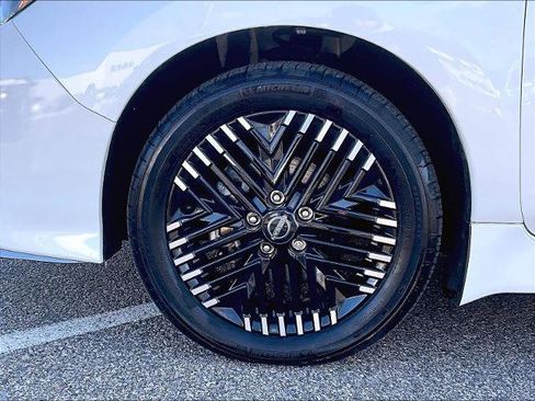 Certified 2024 Nissan Leaf SV Plus image 7