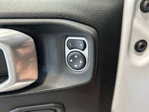 Used 2022 Jeep Wrangler Unlimited Sport AWD/4WD image 30