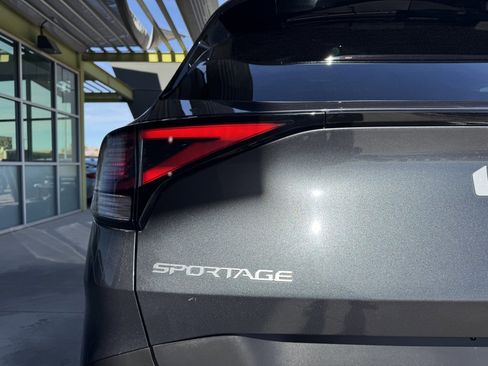 Used 2023 Kia Sportage LX image 14