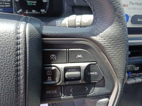 Used 2025 Toyota 4Runner TRD Off-Road Premium w/ Tow Technology Package AWD/4WD image 19