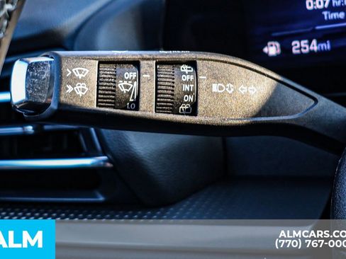 Used 2024 Chevrolet Traverse LT image 34