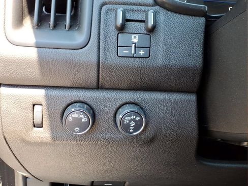 Certified 2022 Chevrolet Colorado ZR2 w/ ZR2 Midnight Special Edition AWD/4WD image 16