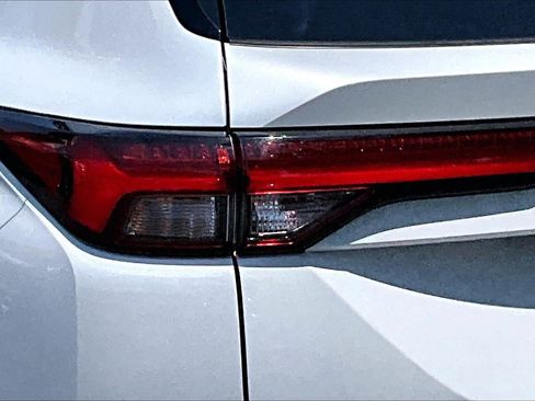 Used 2022 Mitsubishi Outlander ES AWD/4WD image 31
