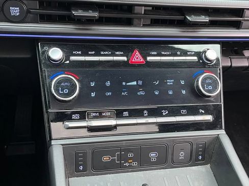 Used 2025 Hyundai Santa Fe Calligraphy AWD/4WD image 24