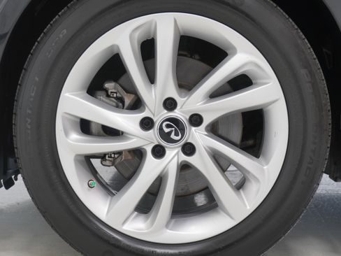 Used 2017 INFINITI QX30 Premium w/ Navigation Package image 26