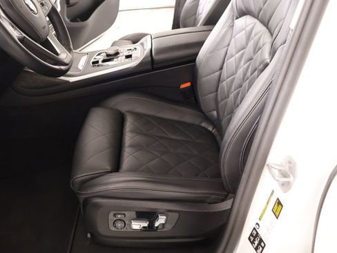 Used 2025 BMW X7 xDrive40i image 12