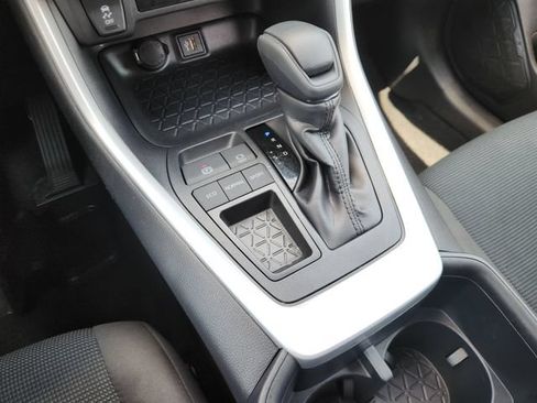 Certified 2025 Toyota RAV4 LE FWD image 19