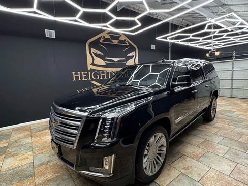 Used 2018 Cadillac Escalade ESV Platinum image 2