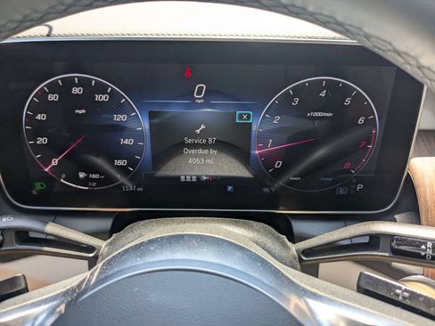 Used 2024 Mercedes-Benz GLC 300 4MATIC image 29