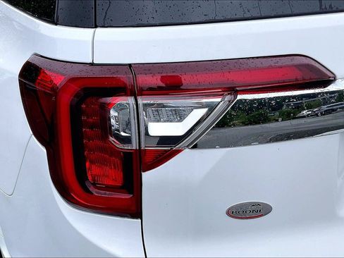 Used 2023 GMC Acadia Denali w/ Denali Technology Package AWD/4WD image 31