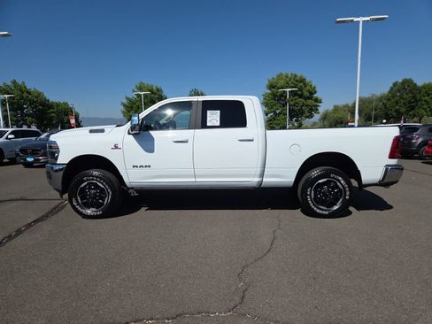 Used 2025 RAM 3500 Laramie AWD/4WD image 11