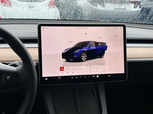 Used 2023 Tesla Model Y Long Range image 20