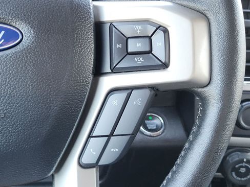 Used 2019 Ford F150 Lariat w/ Equipment Group 502A Luxury AWD/4WD image 19