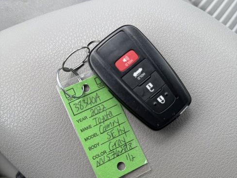 Used 2022 Toyota Camry SE image 33