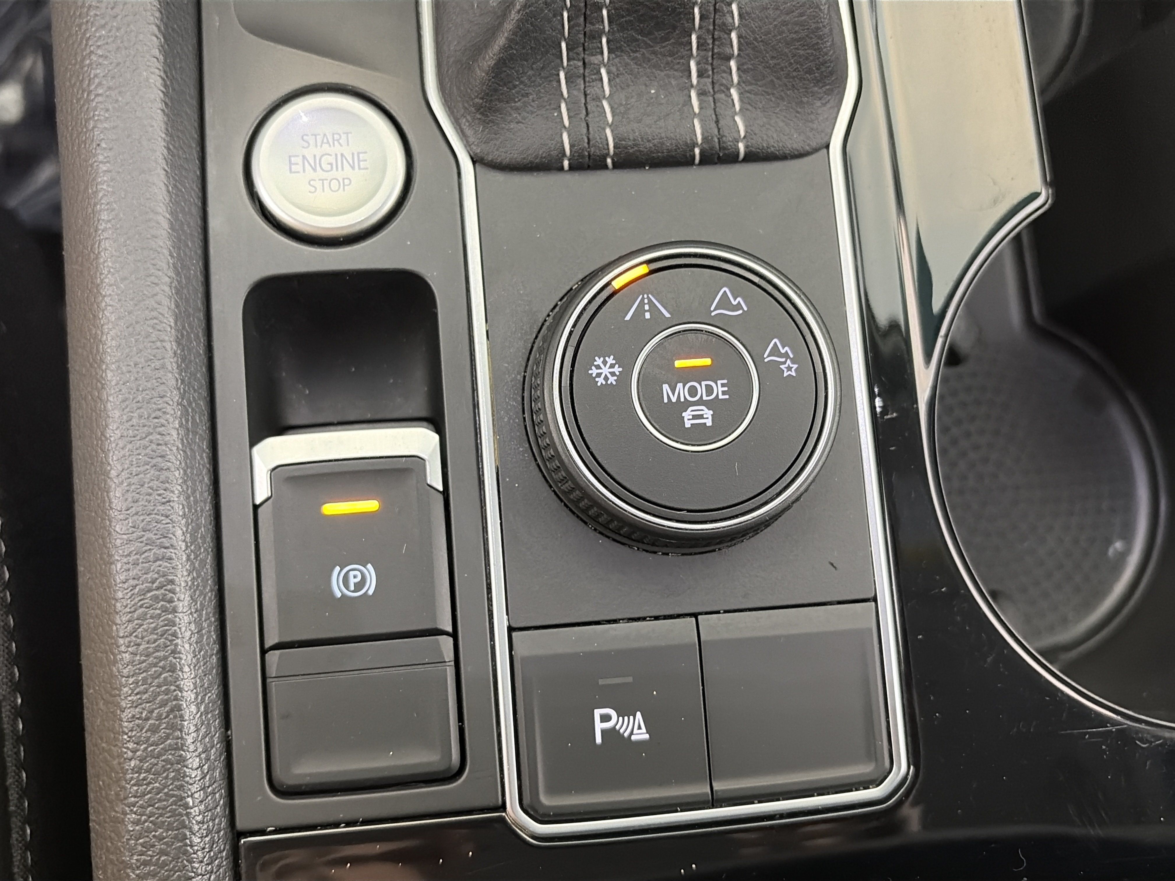 Used 2023 Volkswagen Atlas SE AWD/4WD image 28