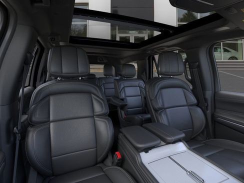 New 2025 Lincoln Navigator Reserve w/ Jet Appearance Package image 10