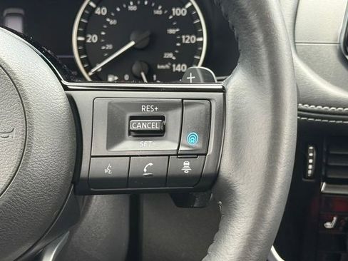 Used 2023 Nissan Rogue SL AWD/4WD image 11