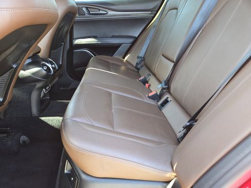 Used 2022 Alfa Romeo Stelvio Ti image 11