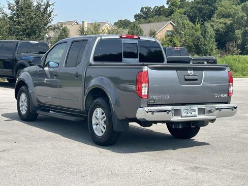 Used 2017 Nissan Frontier SV w/ SV Value Truck Package AWD/4WD image 5