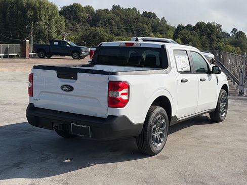 New 2026 Ford Maverick XLT w/ XLT Luxury Package FWD image 3