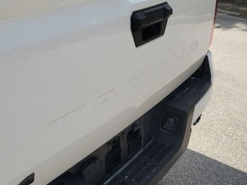 Used 2025 Toyota Tacoma TRD Off-Road AWD/4WD image 6