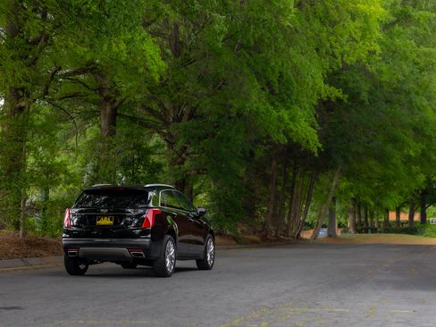 Used 2018 Cadillac XT5 Platinum AWD/4WD image 41