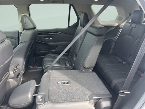 Used 2025 Honda Pilot Touring image 14