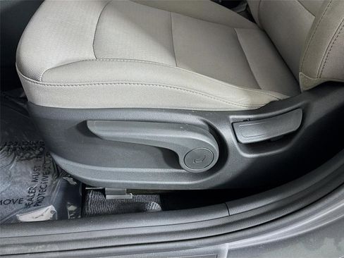 Used 2018 Hyundai Elantra SEL FWD image 19